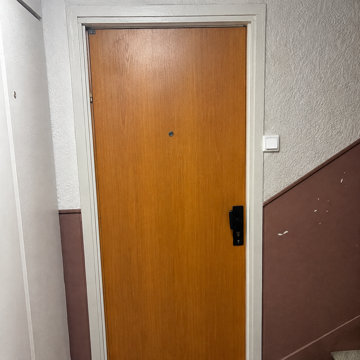 Porte lors d'une intervention de serrurerie
