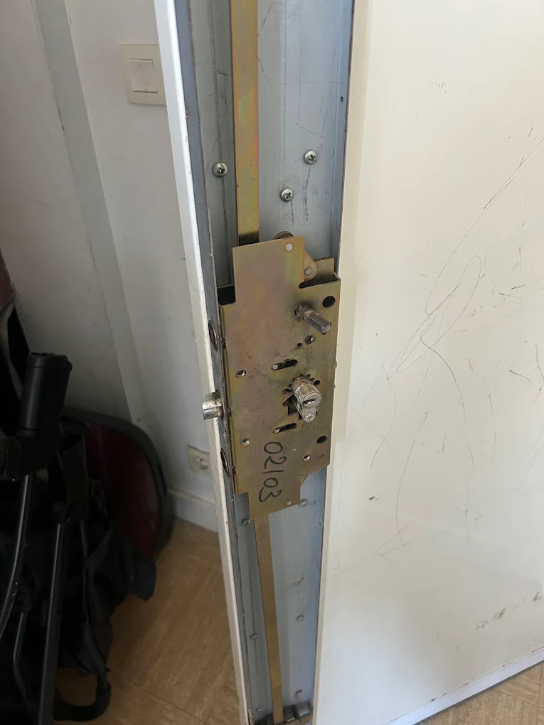 Intervention sur une serrure carénée à Vitry-sur-Seine